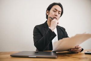 学歴を確認する人事 イメージ
